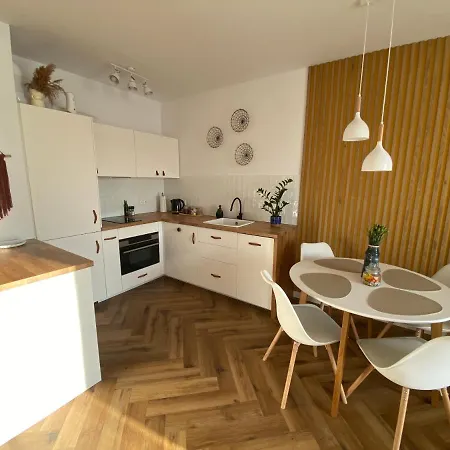 Przystanek Jastrzebia アパート